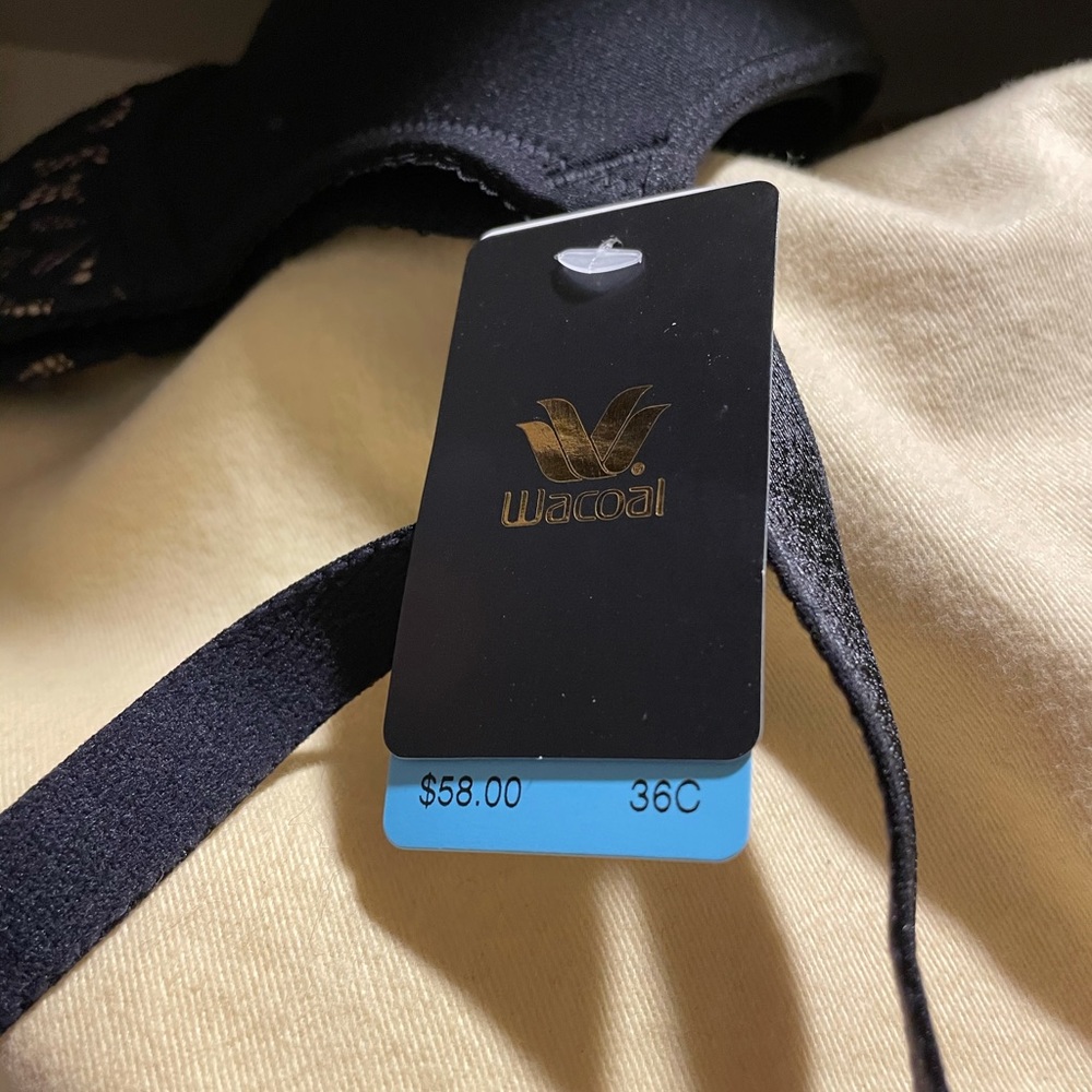 Beautiful Wacol black/lace bra w tags